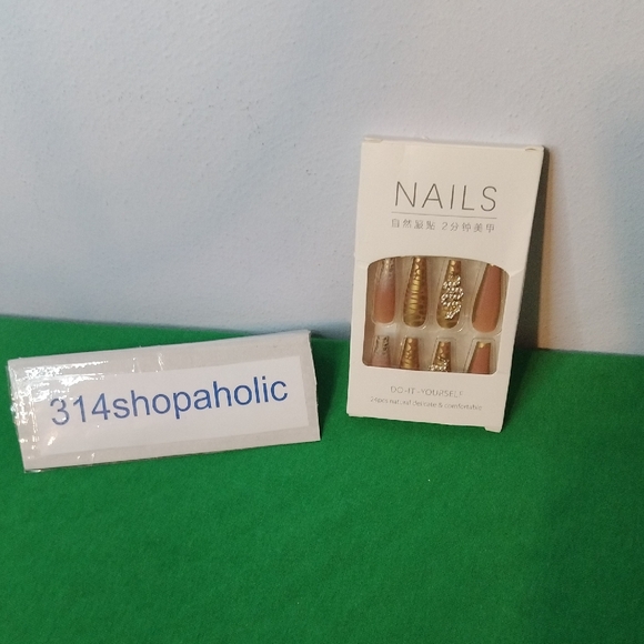 Long Tan / Gold Press-On Nail Kit - Picture 1 of 5